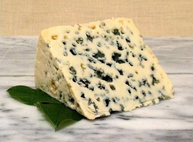 ΕΦΕΤ: Άμεση ανάκληση παρτίδας γνωστού τυριού ροκφόρ, λόγω πιθανής παρουσίας σαλμονέλας – Δείτε για ποιο πρόκειται